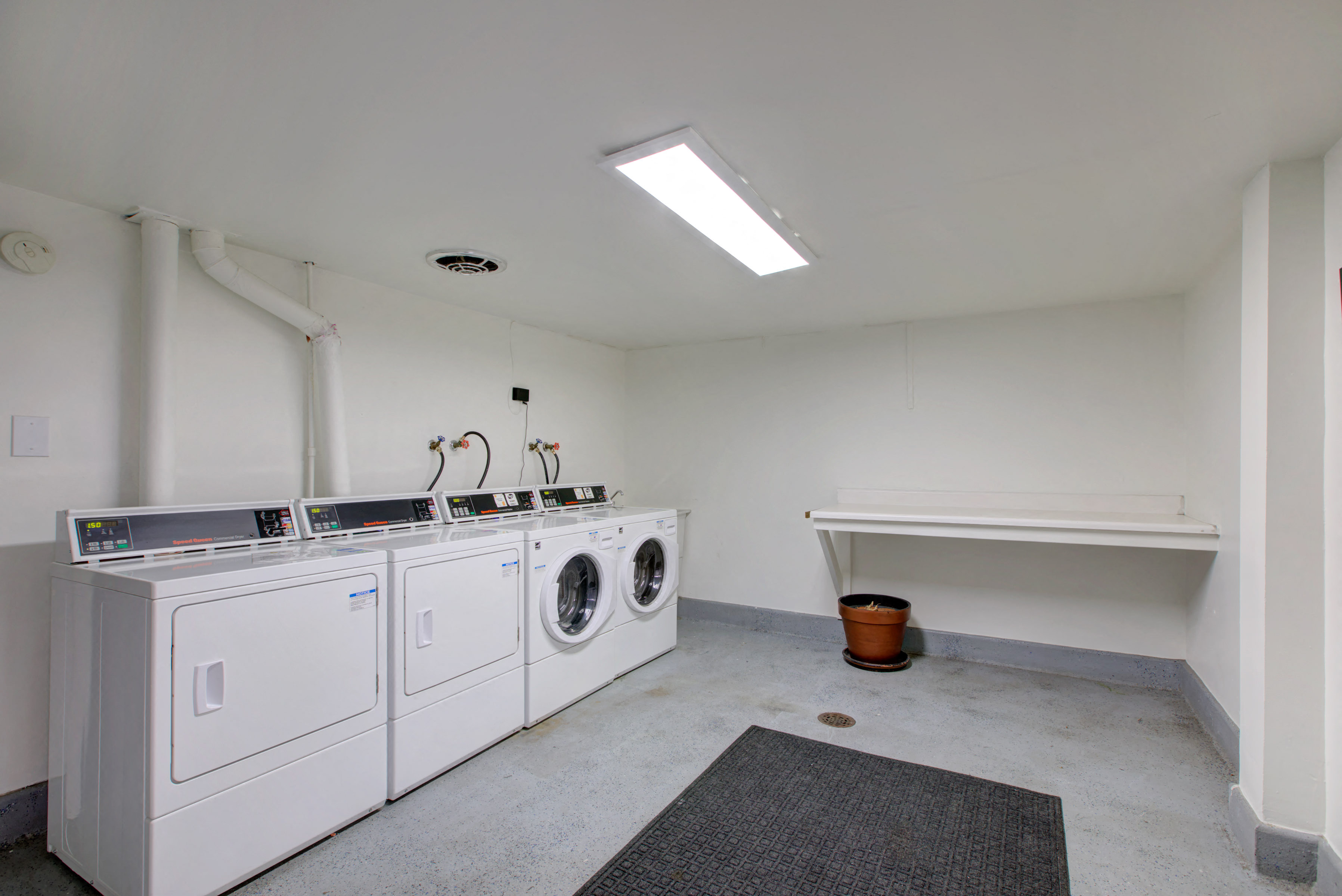 Lincoln Center Apartments in Denver, CO