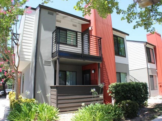 Exterior Building l Eclipse 96 Apartments in Fair Oaks CA