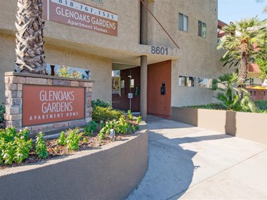8601 Glenoaks Blvd 1 Bed Apartment for Rent Photo Gallery 1