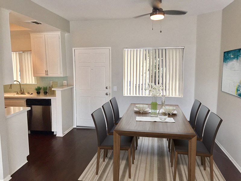 Dining Table | Noho Gallery Apartments in North Hollywood, CA 91601
