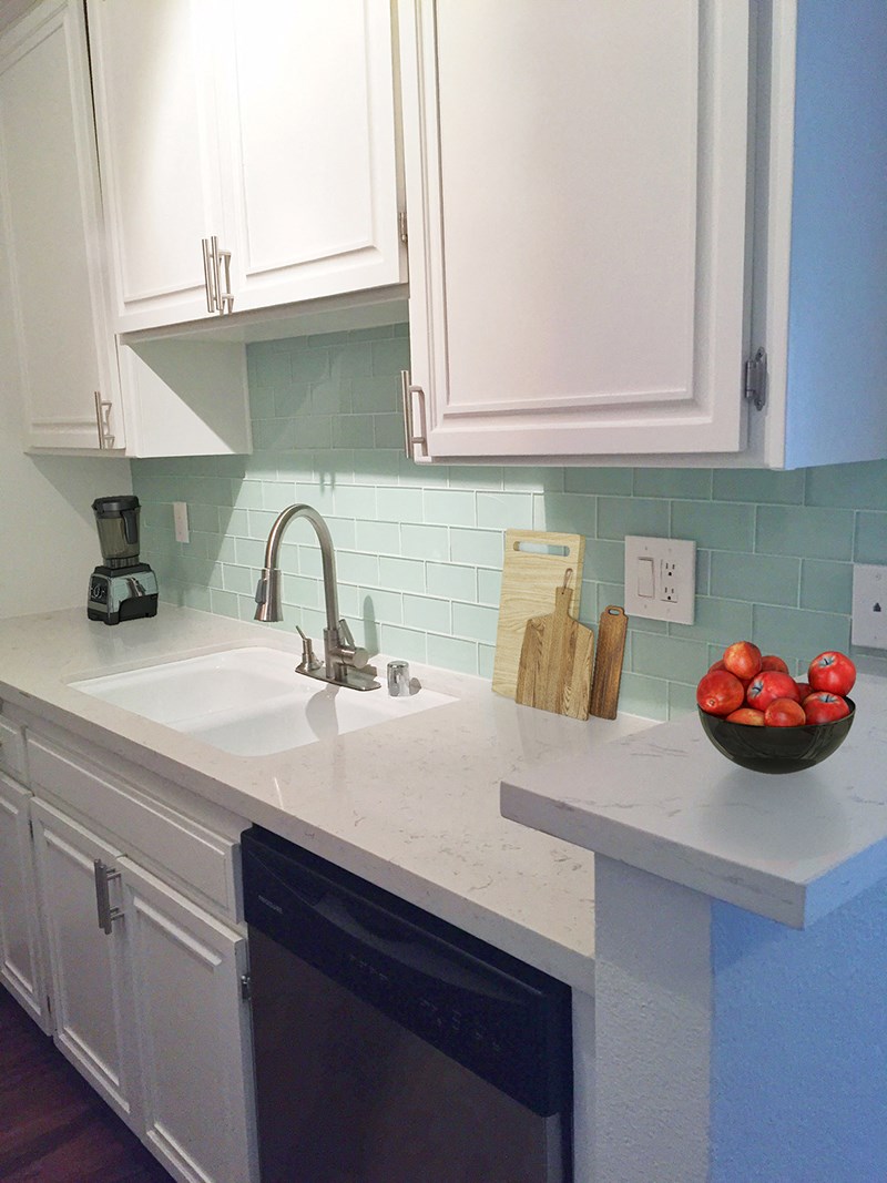 Kitchen Kitchen at NOHO GALLERY Apartments, California