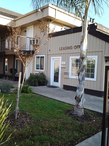 Exterior Leasing Office l Pacific Villas at Shelly Court in Stockton CA