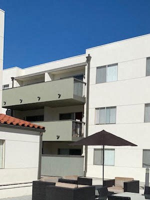 San Pasqual Apartments l Pool Outside Seating Pasadena Ca Apartments for rent l San Pasqual