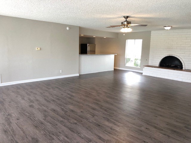 Studio living Area Westerly Shores Oxnard CA 93033 l For Rent