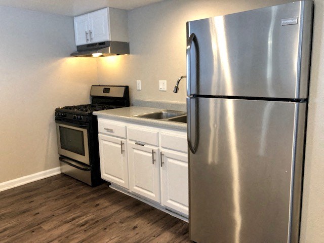 Kitchen Westerly Shores Apt Rentals Oxnard CA 93033 l For Rent