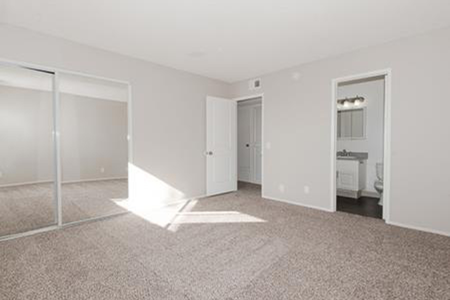 Bedroom Westerly Shores 93033 l Apartments for rent in Oxnard CA