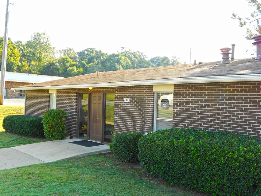 4302 Creekwood Drive 1-3 Beds Apartment, Affordable for Rent - Photo Gallery 1