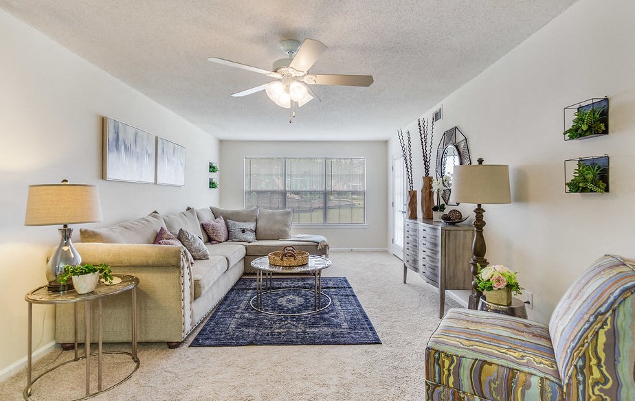 Forest Trail Apartment Homes Northport, AL, Living room