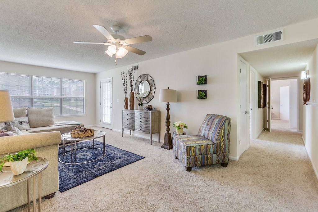 Forest Trail Apartment Homes Northport, AL, Living Room