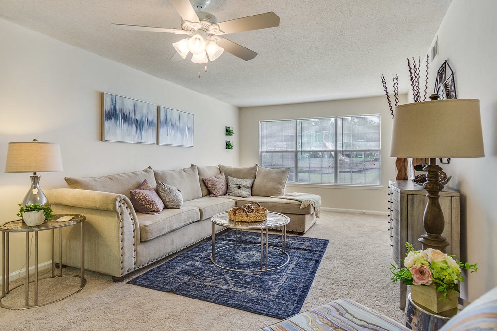 Forest Trail Apartment Homes Northport, AL, Living Room