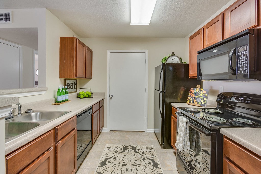 Forest Trail Apartment Homes Northport, AL, Kitchen
