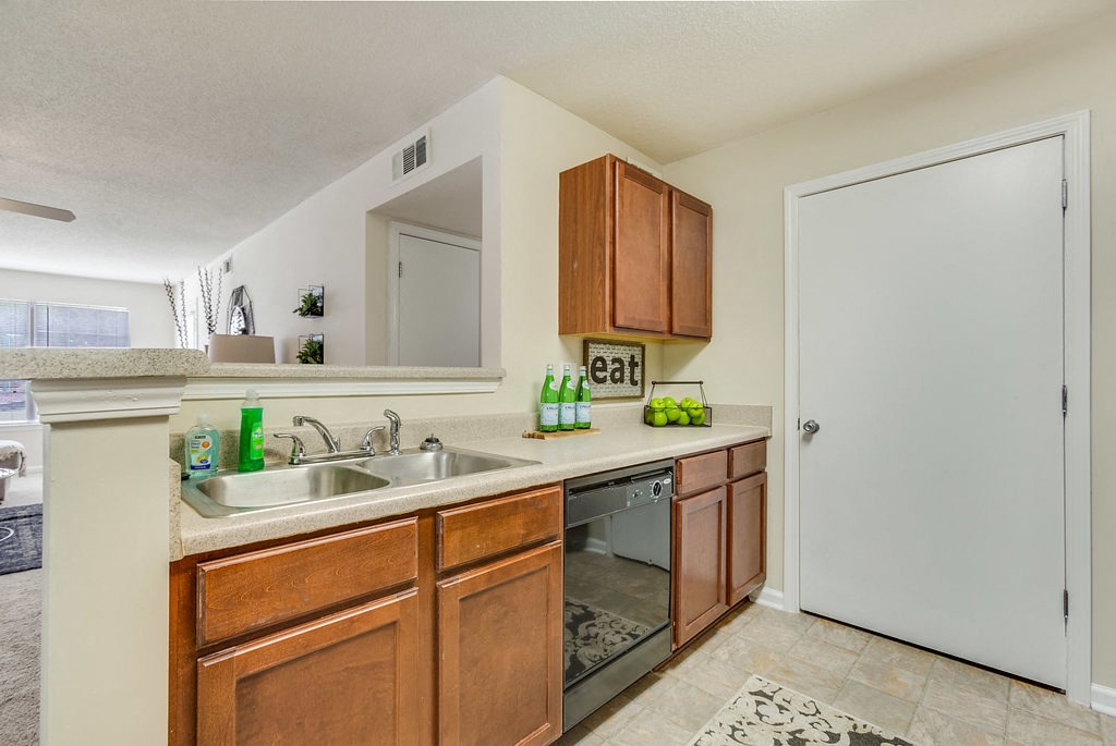 Forest Trail Apartment Homes Northport, AL, Kitchen