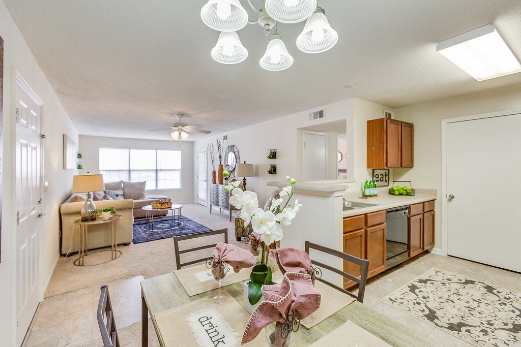 Forest Trail Apartment Homes Northport, AL, Dining, Kitchen, Living area