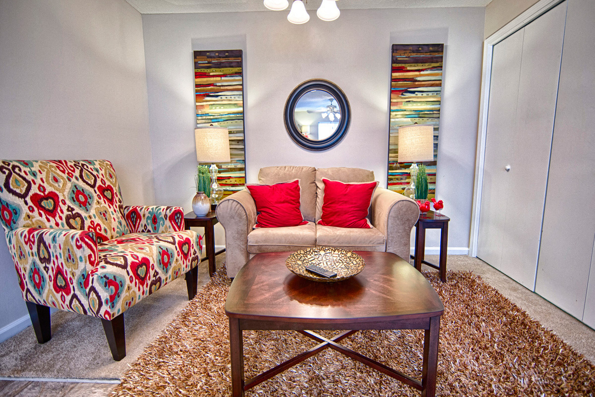 Forest Trail Apartment Homes Northport, AL, Charming  Studio Apartment  Home. 499 Sq. Ft .