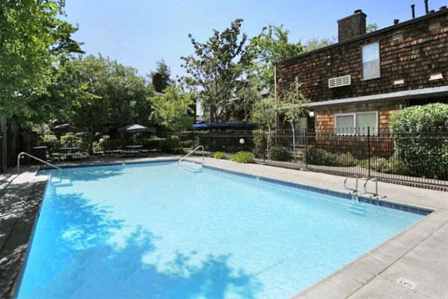 Stockton, CA 95219 | Harbor Isle Apartments | Swimming Pool
