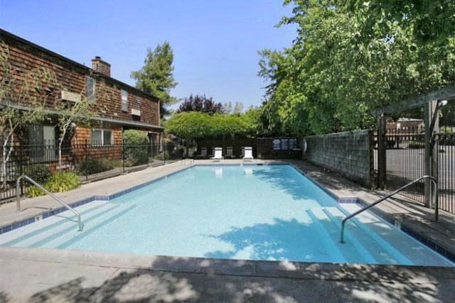 Stockton, CA 95219 | Harbor Isle Apartments | Swimming Pool