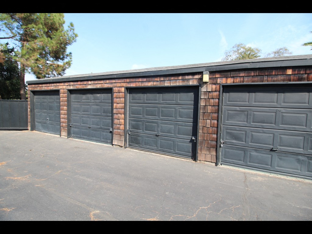 Garages available at Country Club Village
