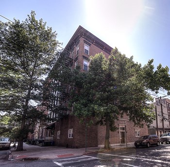 253 Third Street Studio Apartment for Rent