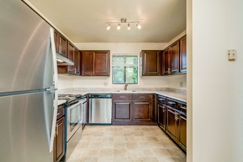 100 Joseph Lonsway Drive 2-4 Beds Apartment for Rent - Photo Gallery 5