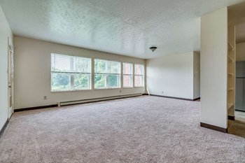 100 Joseph Lonsway Drive 2-4 Beds Apartment for Rent - Photo Gallery 3