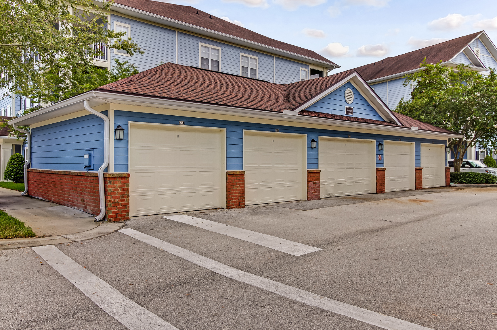 Garages at Magnolia Village Apartments in Jacksonville, FL