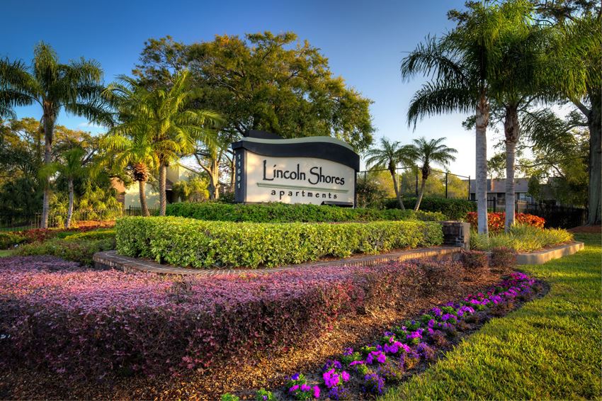Enjoy an outdoor lifestyle at Lincoln Shores, nestled in the Gateway area of northern St. Petersburg, Florida.