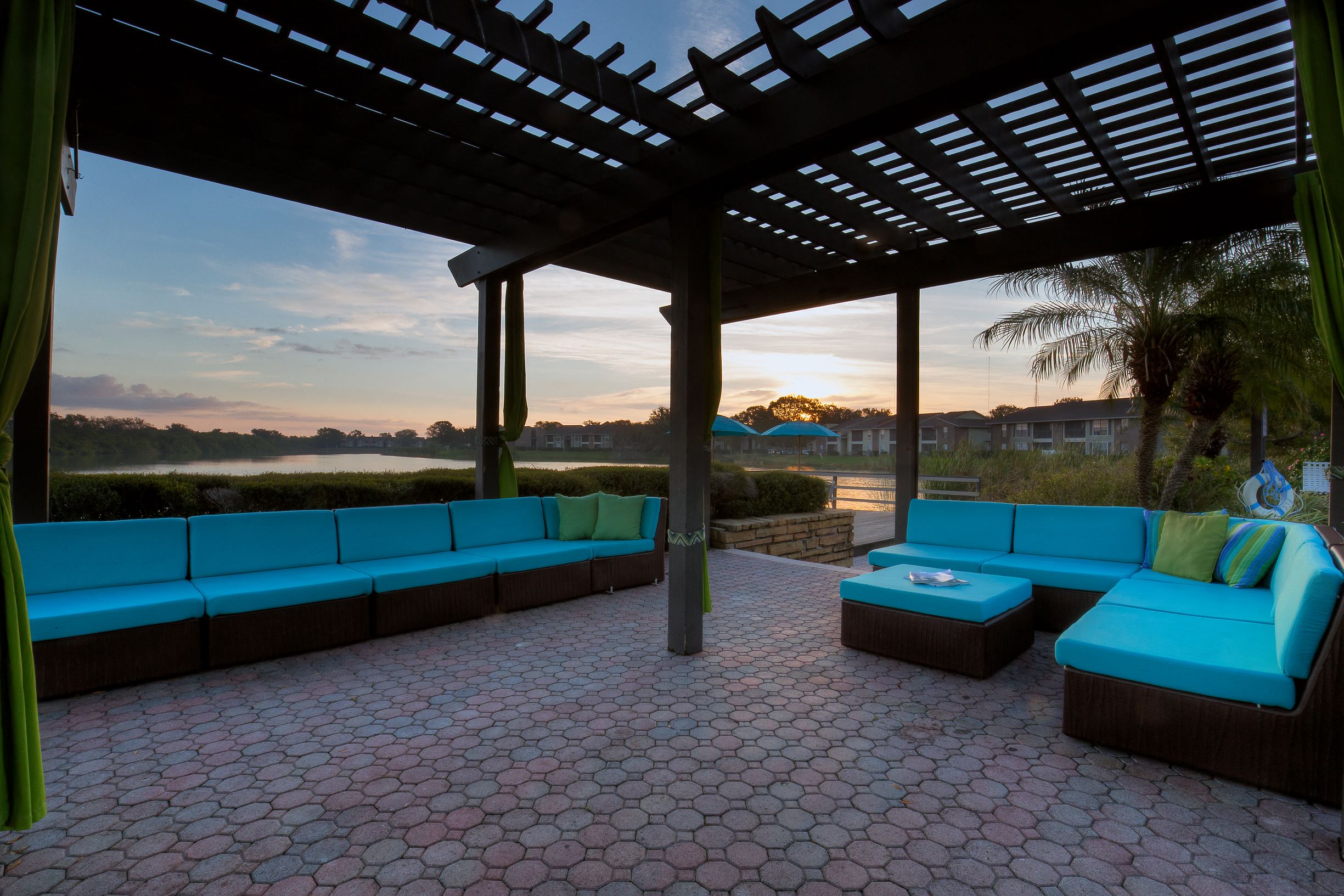 A shady outdoor area at water's edge can be found at the lounge under the pergola.