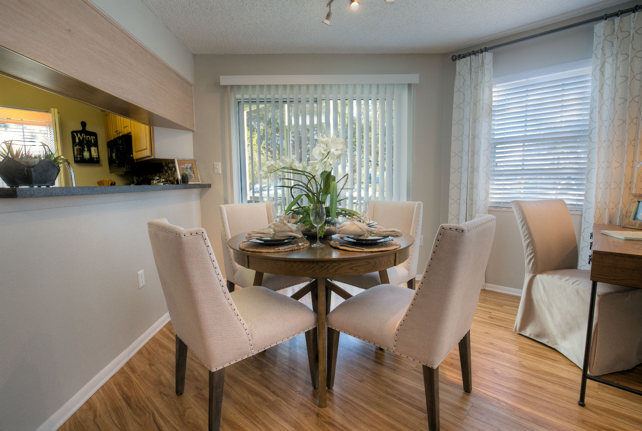 A dining area in each apartment home offers a place for family meals or casual get-togethers with friends.