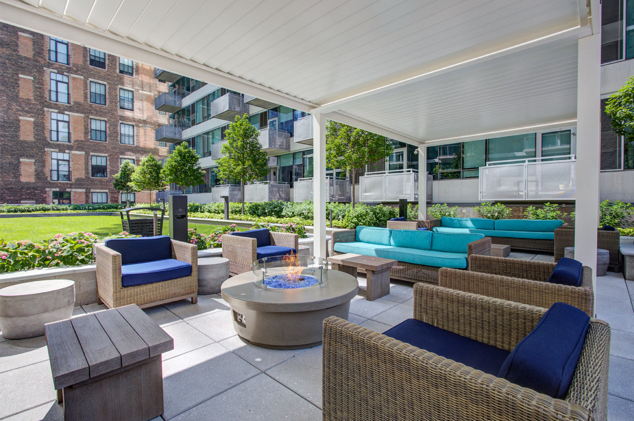 Rooftop cabana at One 333, Chicago