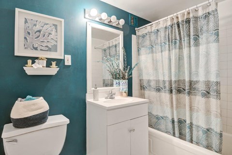 Willow Run At Mark Center Apartment Homes