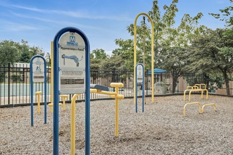 Willow Run At Mark Center Apartment Homes