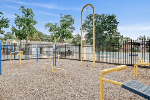 Willow Run At Mark Center Apartment Homes