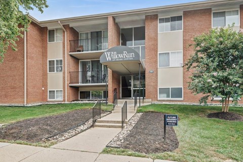 Willow Run At Mark Center Apartment Homes