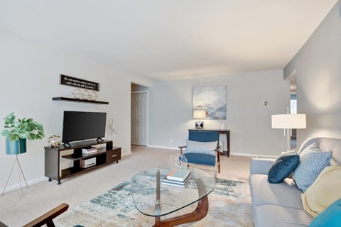 Willow Run At Mark Center Apartment Homes