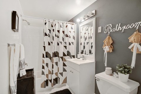 Willow Run At Mark Center Apartment Homes