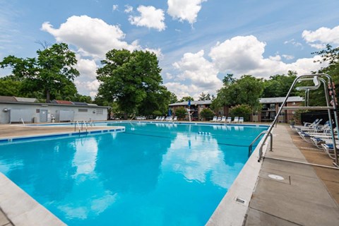 Willow Run At Mark Center Apartment Homes
