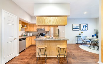 2121 Routh Street Studio-2 Beds Apartment for Rent - Photo Gallery 13