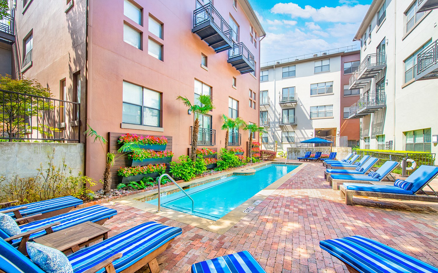 MAA Uptown Village Apartments, 2121 Routh Street, Dallas, TX RentCafe