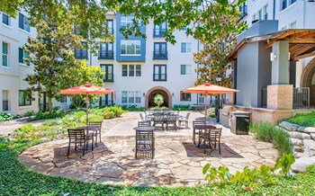 5009 Addison Circle Studio-3 Beds Apartment for Rent - Photo Gallery 9