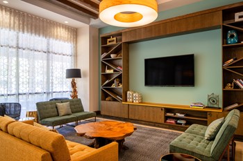 712 South Howard Ave. 1-3 Beds Apartment for Rent - Photo Gallery 5