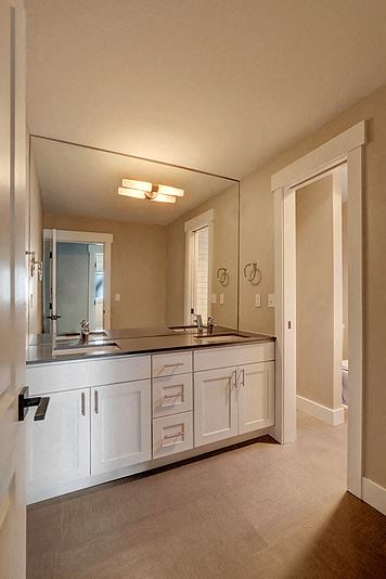 5037 21st Ave Ne 1 Bed Apartment for Rent - Photo Gallery