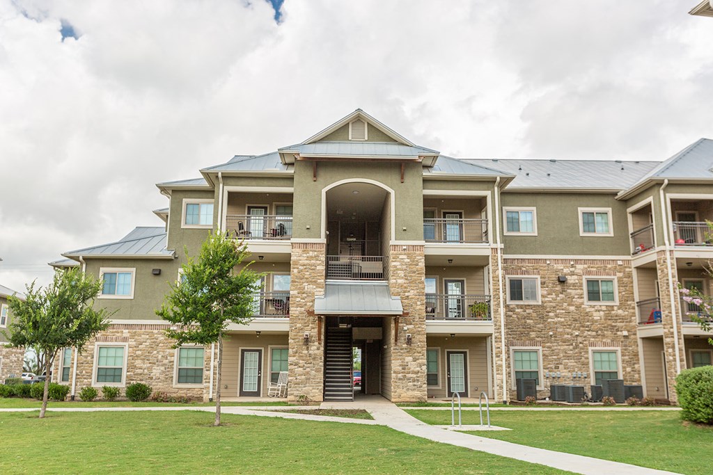 the outlook of our building at our apartments in grapevine