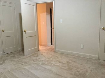 8800-8810 Manchester Road Studio-2 Beds Apartment for Rent - Photo Gallery 3
