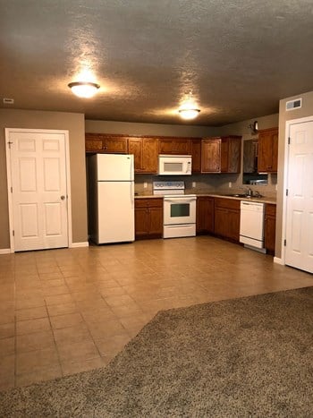 360 W 10th Street 2 Beds Apartment for Rent - Photo Gallery 2