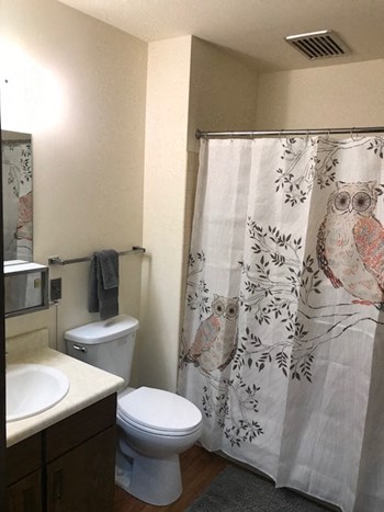 3215 MISCHICOT RD 1-2 Beds Apartment, Affordable for Rent - Photo Gallery 6
