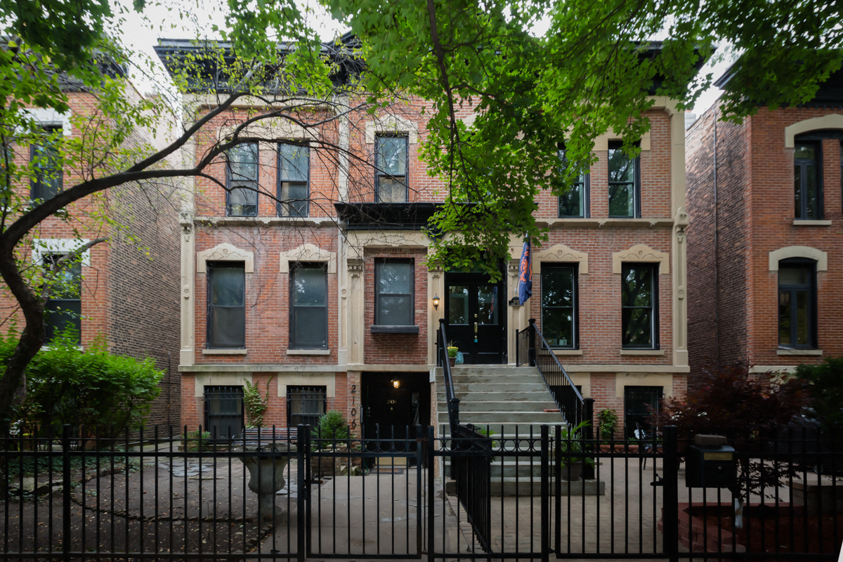 apartment with parking Bissell Chicago Apartment Home Rental apartment near DePaul University 60614 2106 N BISSELL