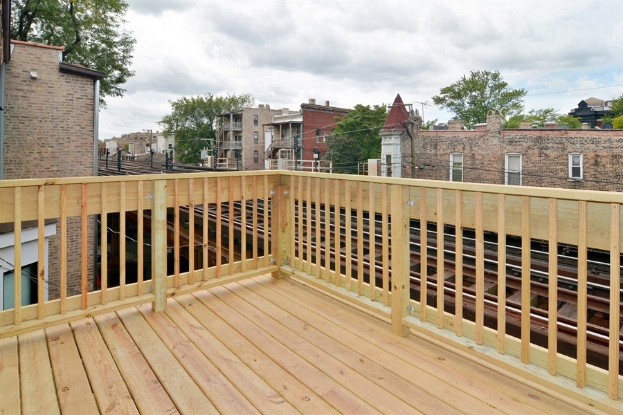 3 bed apartment with balcony private lincoln park chicago 60614