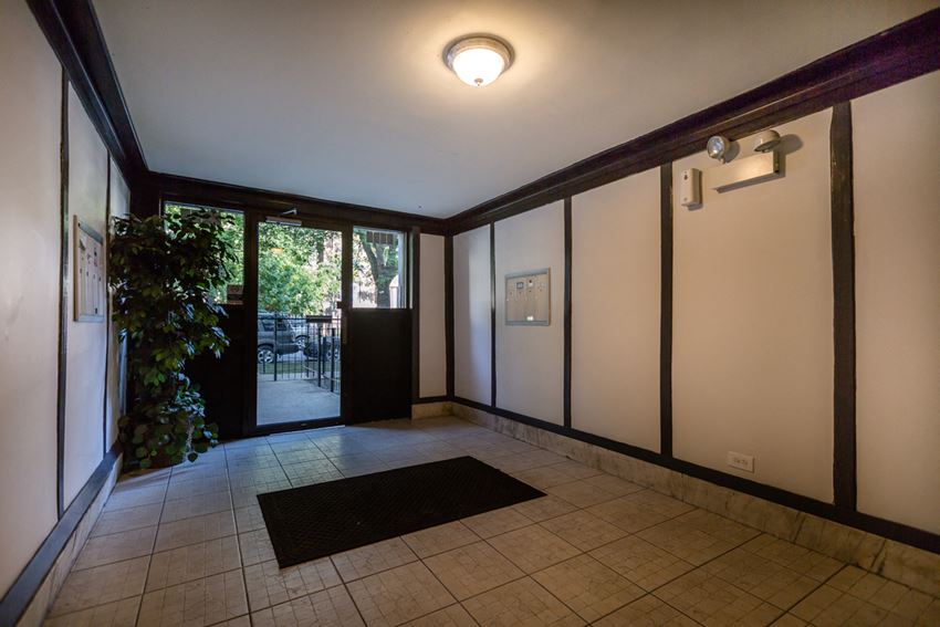 4654-56 N. Monticello Ave. 1-3 Beds Apartment for Rent - Photo Gallery