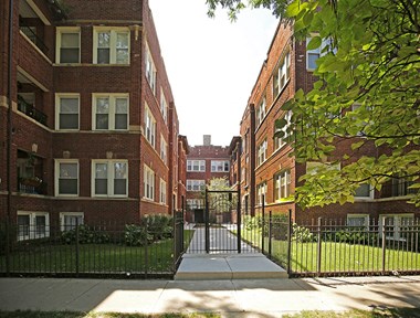 4718-24 N. Bernard St. 1-2 Beds Apartment for Rent - Photo Gallery 1