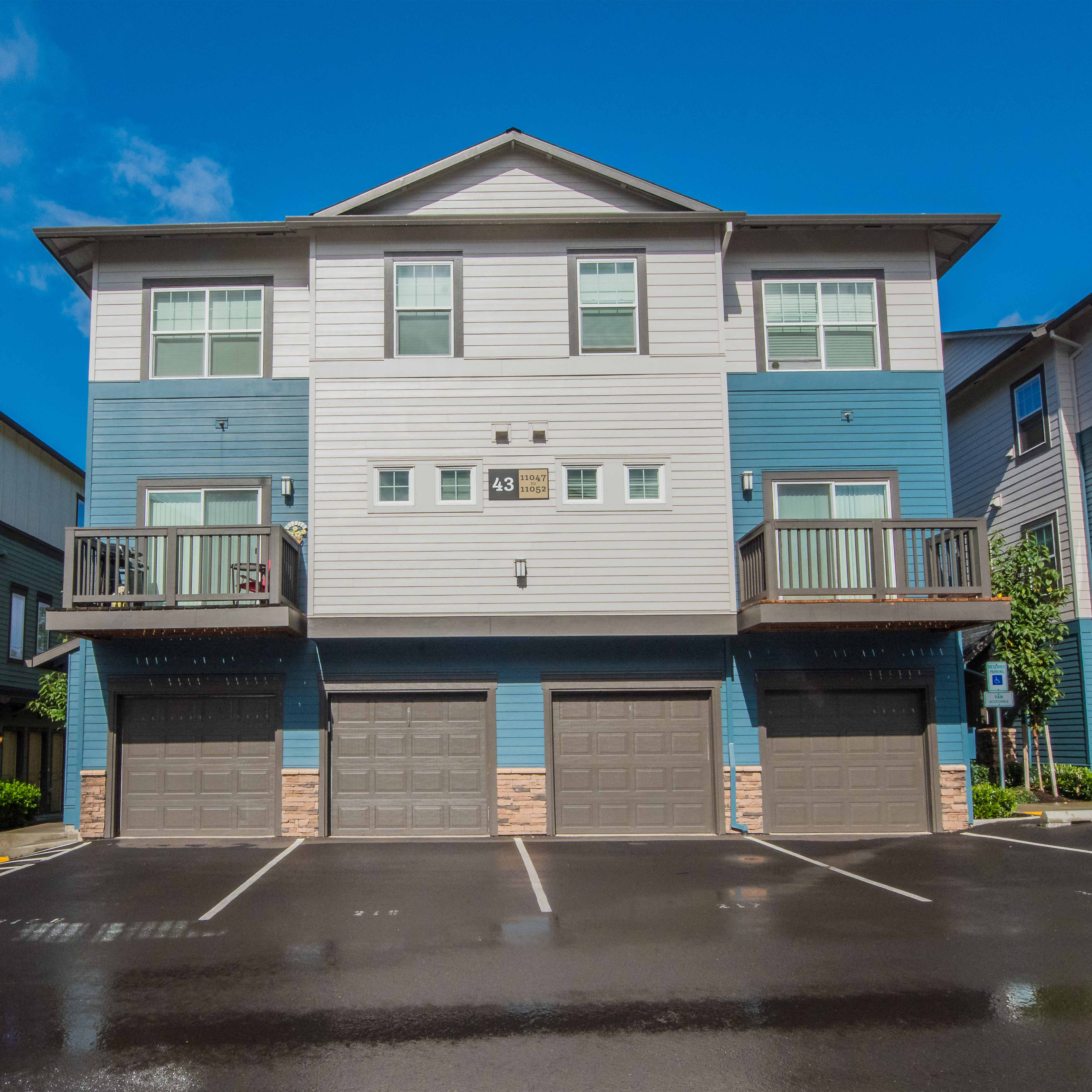 Latitude Townhomes And Apartments